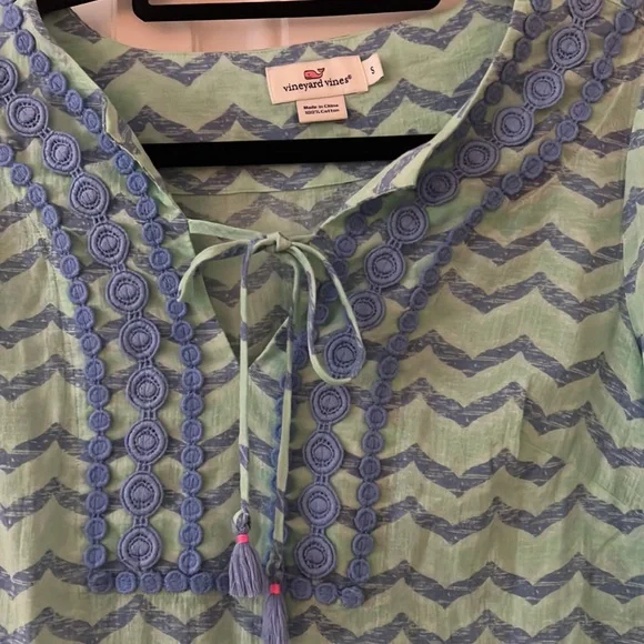 Vineyard Vines cover up - Picture 2 of 4
